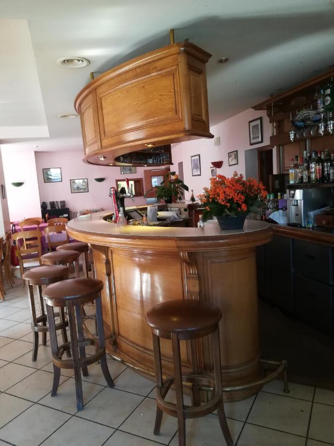 Hotel De La Place Liffol-le-Grand Экстерьер фото